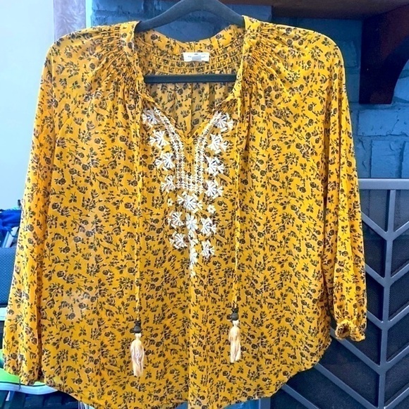 Stitch Fix Violets & Roses floral top - Picture 4 of 6